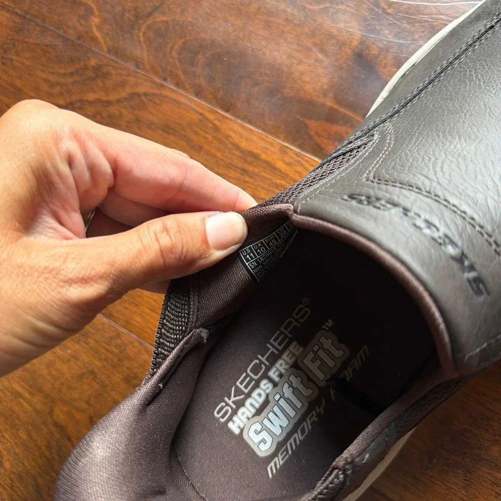 Skechers new without
